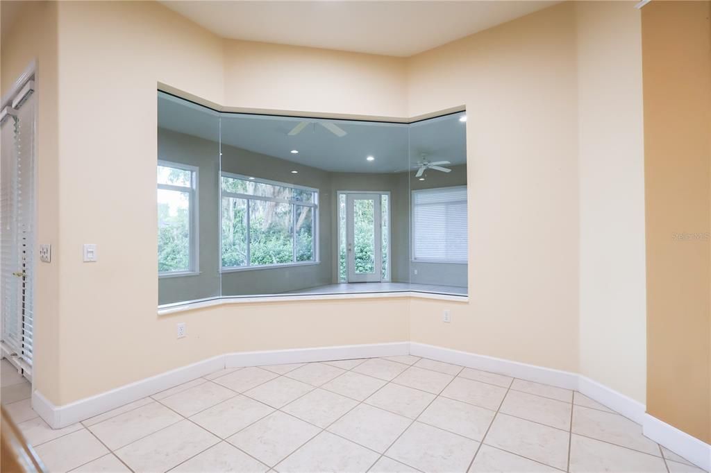 En Venta: $675,000 (3 camas, 2 baños, 3725 Pies cuadrados)