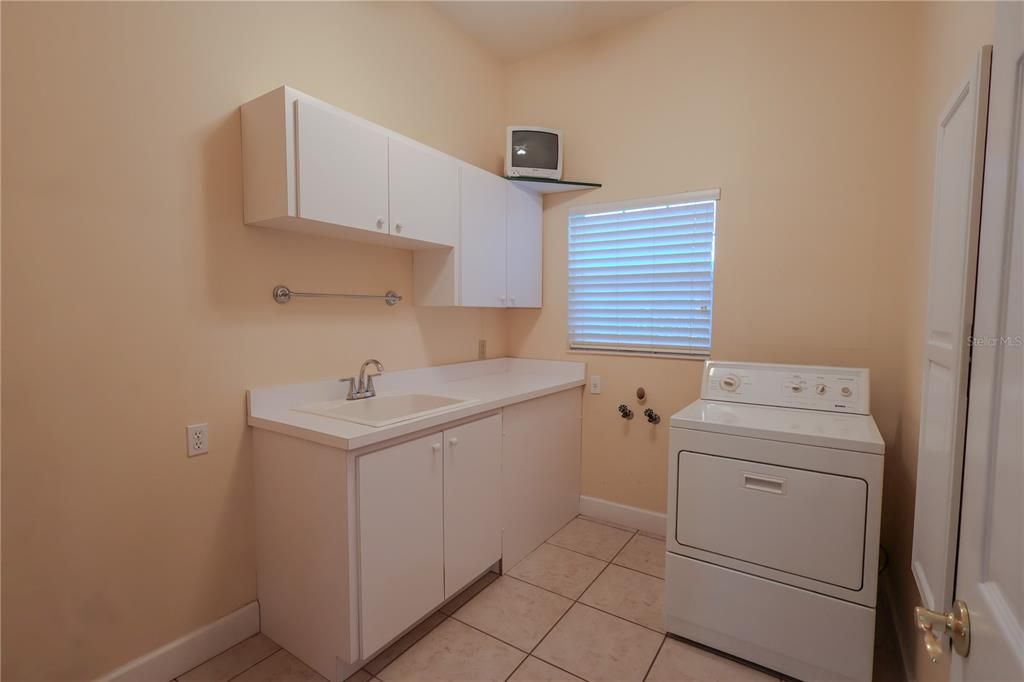 En Venta: $675,000 (3 camas, 2 baños, 3725 Pies cuadrados)