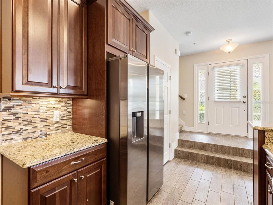 En Venta: $418,000 (4 camas, 2 baños, 1666 Pies cuadrados)