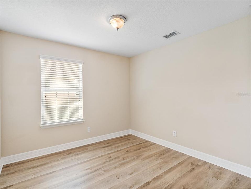 En Venta: $418,000 (4 camas, 2 baños, 1666 Pies cuadrados)