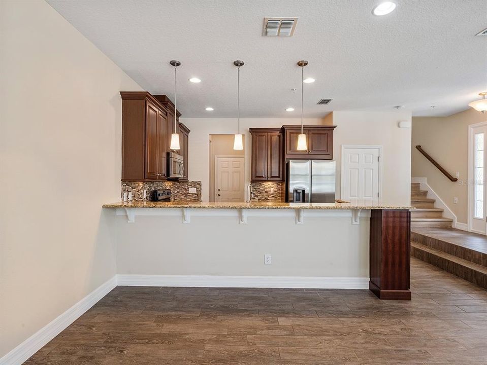 En Venta: $418,000 (4 camas, 2 baños, 1666 Pies cuadrados)