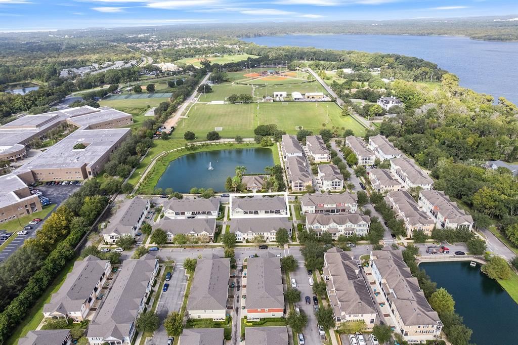 En Venta: $418,000 (4 camas, 2 baños, 1666 Pies cuadrados)