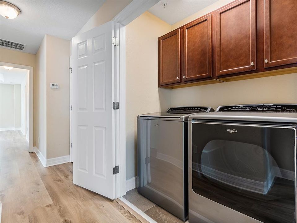 En Venta: $418,000 (4 camas, 2 baños, 1666 Pies cuadrados)