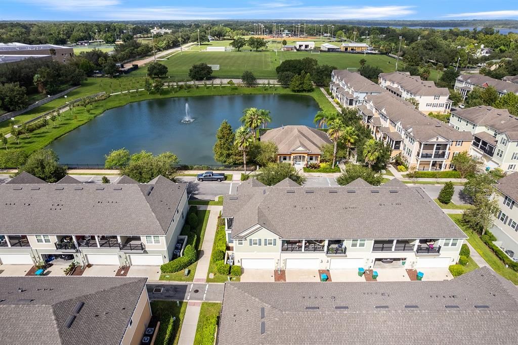 En Venta: $418,000 (4 camas, 2 baños, 1666 Pies cuadrados)