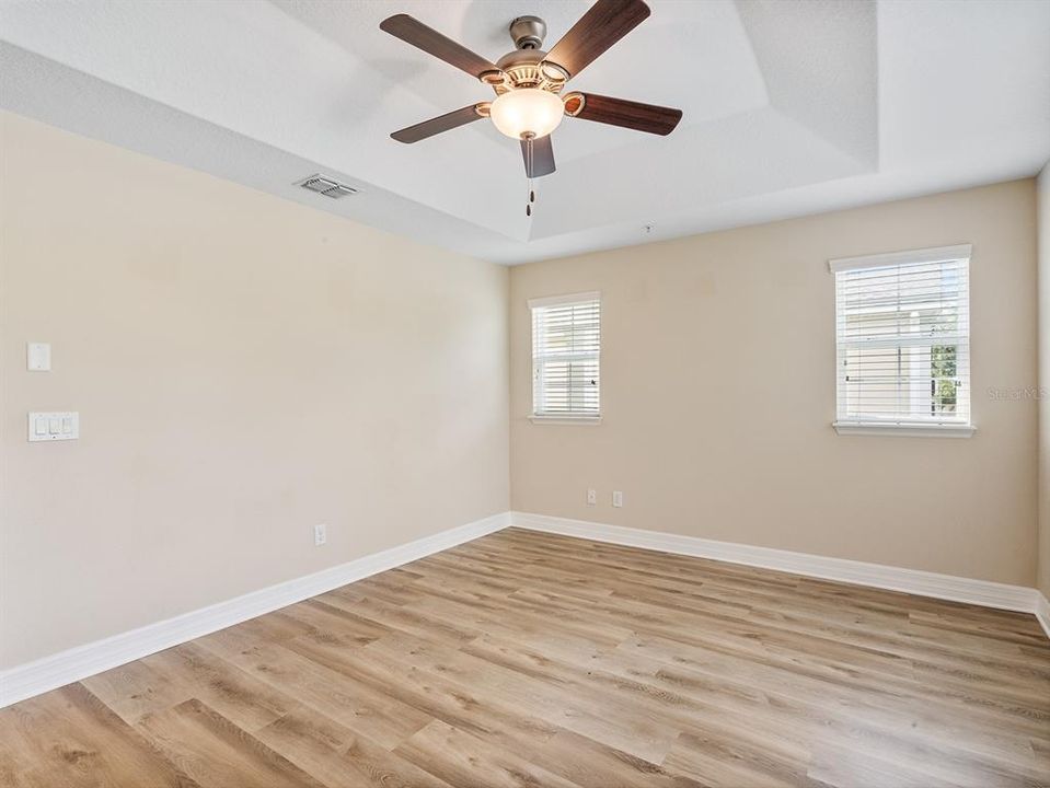 En Venta: $418,000 (4 camas, 2 baños, 1666 Pies cuadrados)