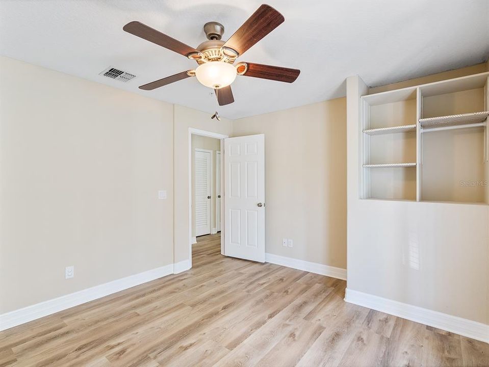 En Venta: $418,000 (4 camas, 2 baños, 1666 Pies cuadrados)