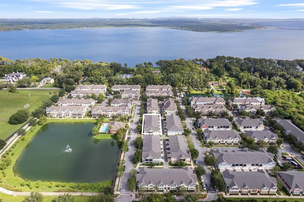 En Venta: $418,000 (4 camas, 2 baños, 1666 Pies cuadrados)