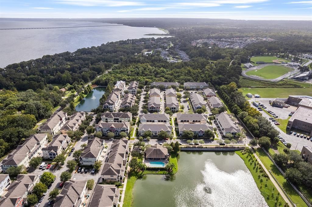 En Venta: $418,000 (4 camas, 2 baños, 1666 Pies cuadrados)