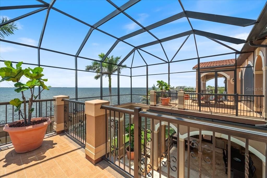 For Sale: $3,500,000 (6 beds, 7 baths, 5590 Square Feet)