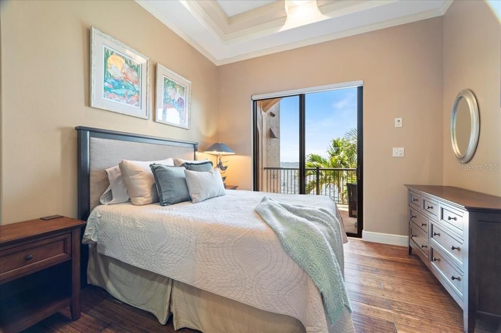 For Sale: $3,500,000 (6 beds, 7 baths, 5590 Square Feet)