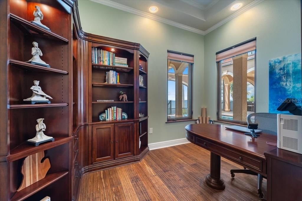 For Sale: $3,500,000 (6 beds, 7 baths, 5590 Square Feet)