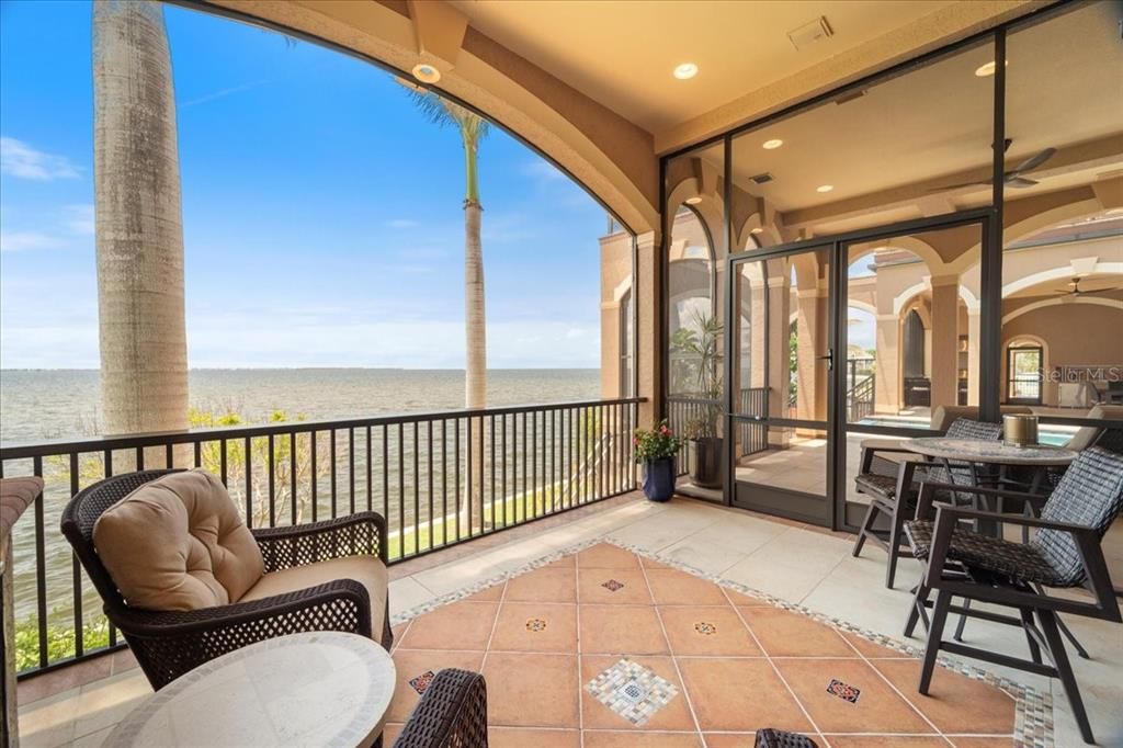 For Sale: $3,500,000 (6 beds, 7 baths, 5590 Square Feet)