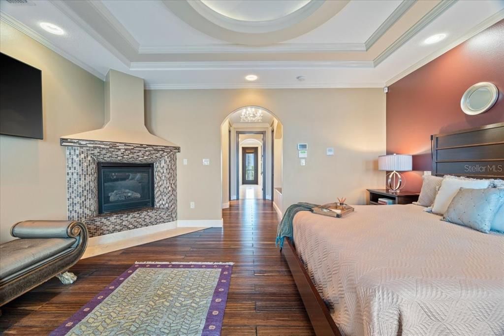 For Sale: $3,500,000 (6 beds, 7 baths, 5590 Square Feet)