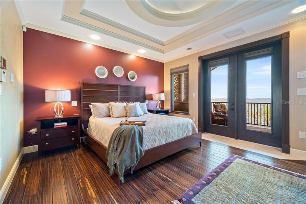 For Sale: $3,500,000 (6 beds, 7 baths, 5590 Square Feet)