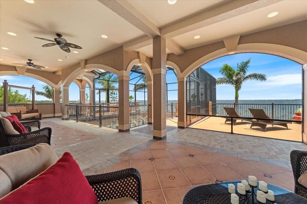 For Sale: $3,500,000 (6 beds, 7 baths, 5590 Square Feet)