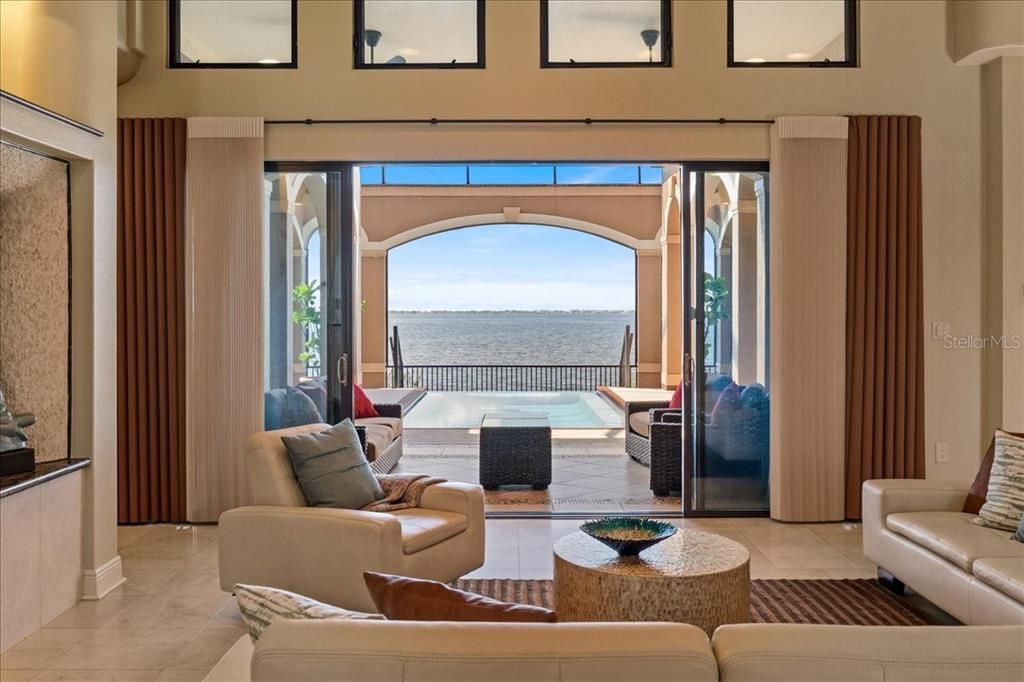 For Sale: $3,500,000 (6 beds, 7 baths, 5590 Square Feet)