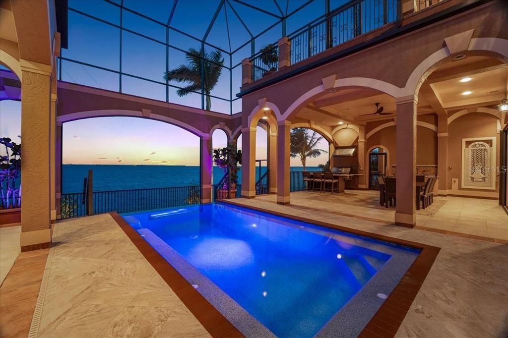 For Sale: $3,500,000 (6 beds, 7 baths, 5590 Square Feet)