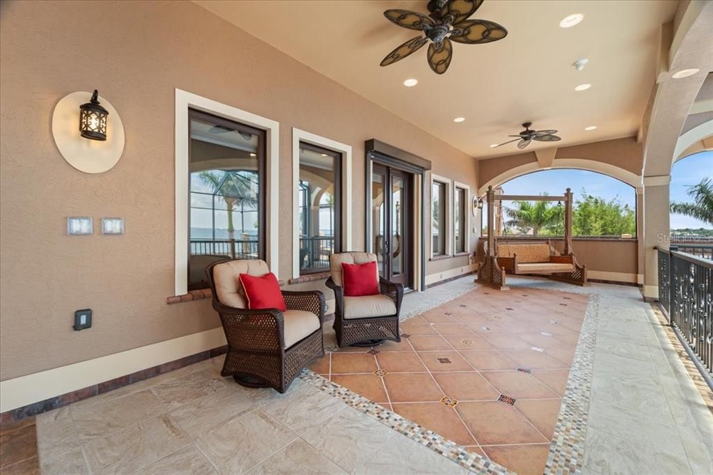 For Sale: $3,500,000 (6 beds, 7 baths, 5590 Square Feet)