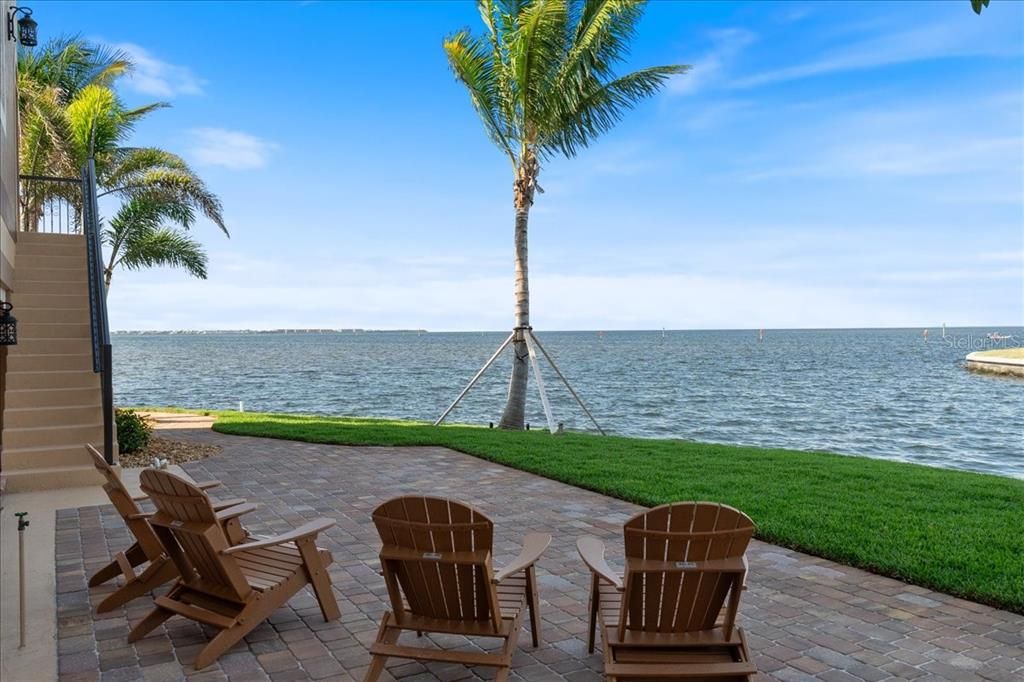 For Sale: $3,500,000 (6 beds, 7 baths, 5590 Square Feet)