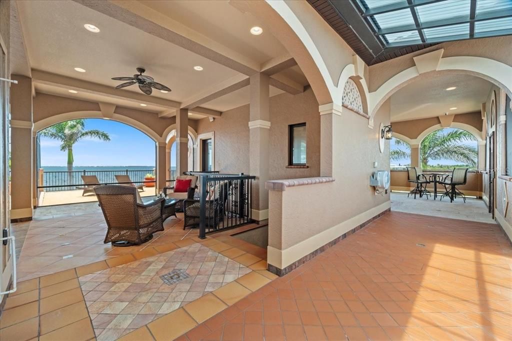 For Sale: $3,500,000 (6 beds, 7 baths, 5590 Square Feet)