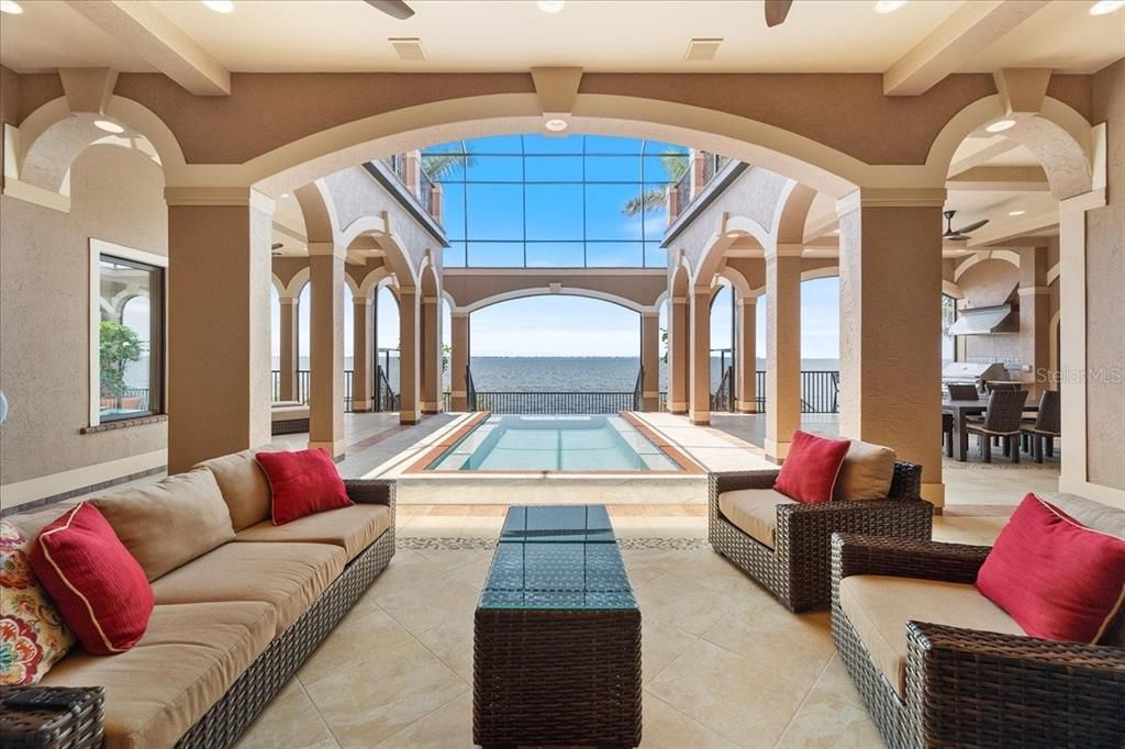 For Sale: $3,500,000 (6 beds, 7 baths, 5590 Square Feet)