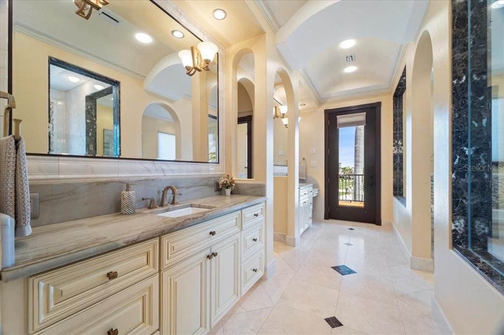 For Sale: $3,500,000 (6 beds, 7 baths, 5590 Square Feet)