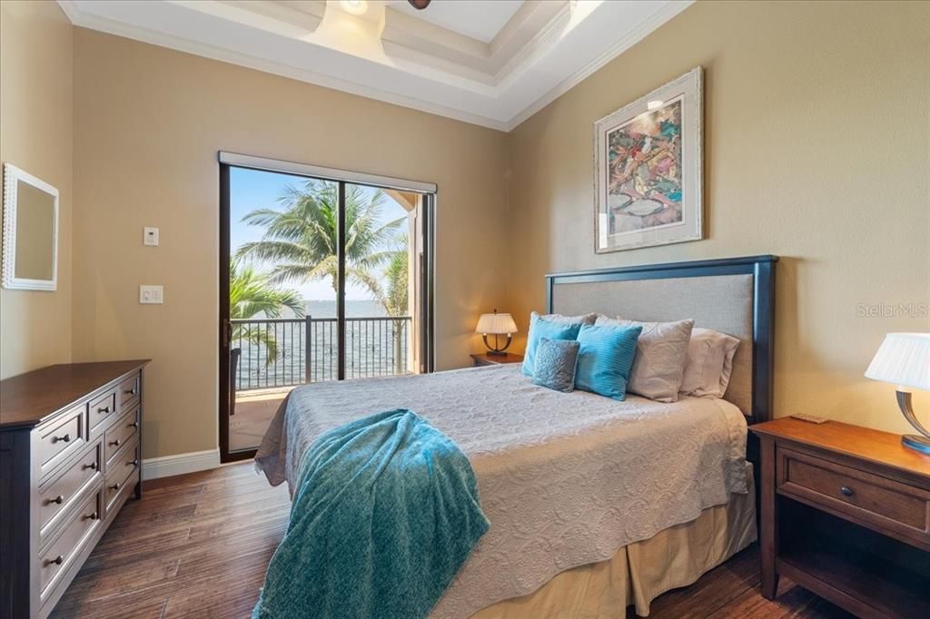 For Sale: $3,500,000 (6 beds, 7 baths, 5590 Square Feet)