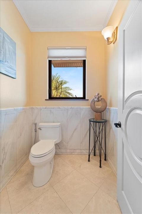 For Sale: $3,500,000 (6 beds, 7 baths, 5590 Square Feet)