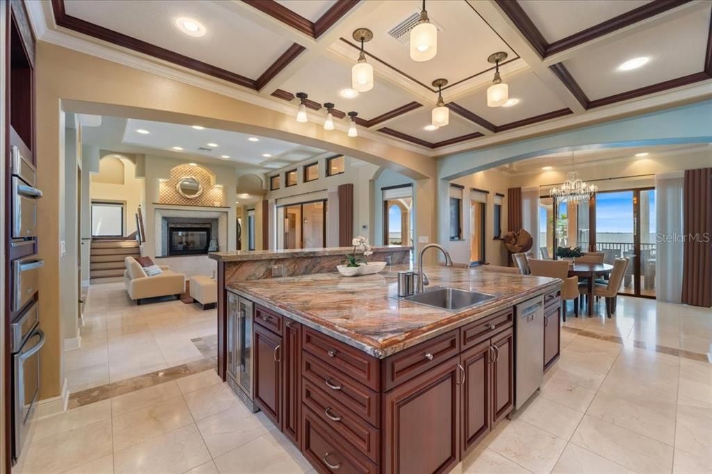 For Sale: $3,500,000 (6 beds, 7 baths, 5590 Square Feet)