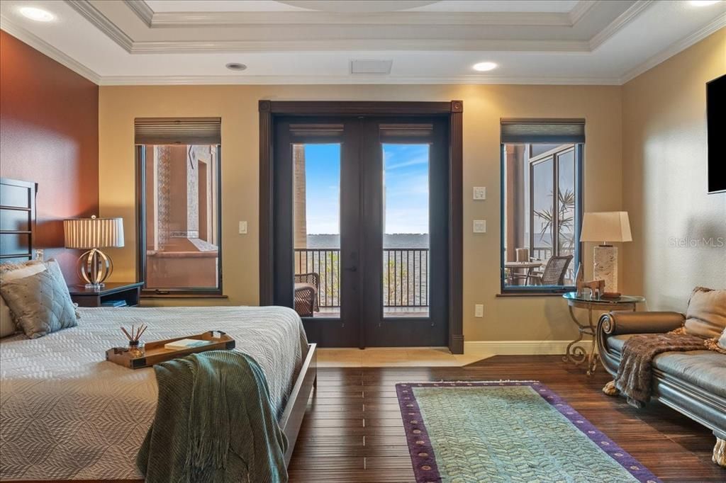 For Sale: $3,500,000 (6 beds, 7 baths, 5590 Square Feet)