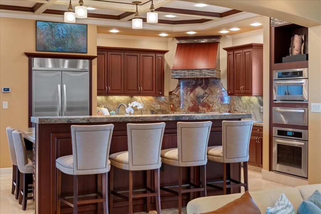 For Sale: $3,500,000 (6 beds, 7 baths, 5590 Square Feet)