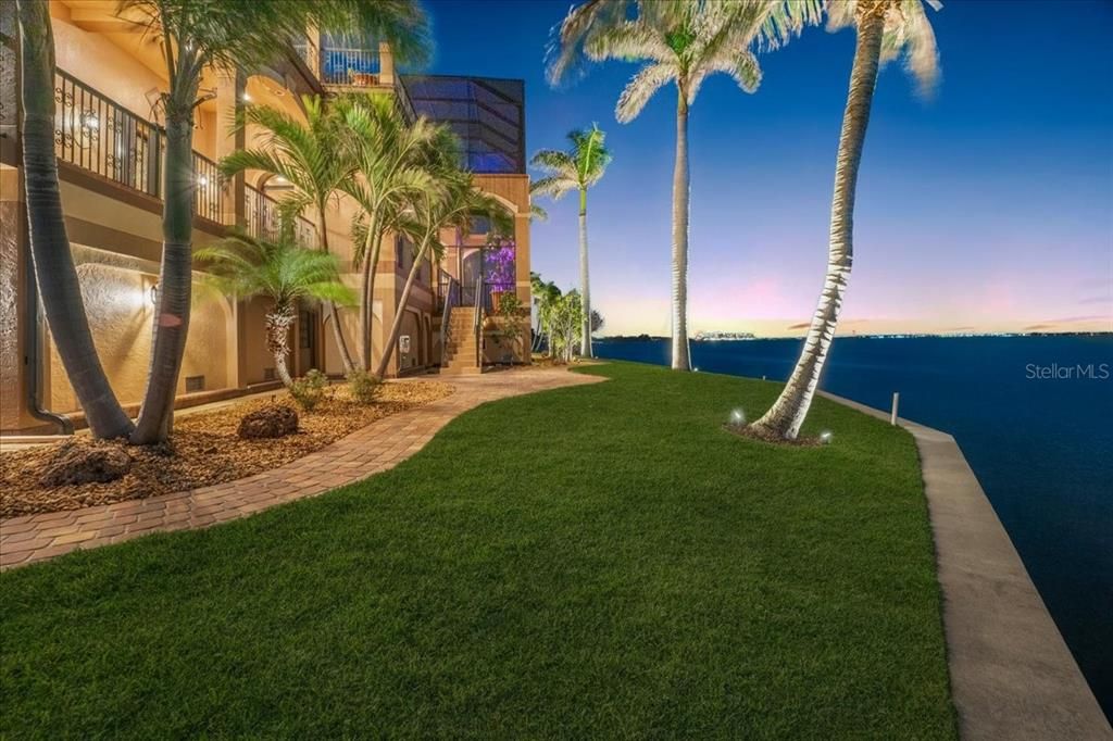 For Sale: $3,500,000 (6 beds, 7 baths, 5590 Square Feet)