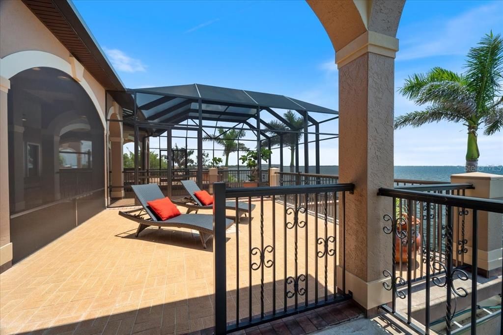 For Sale: $3,500,000 (6 beds, 7 baths, 5590 Square Feet)