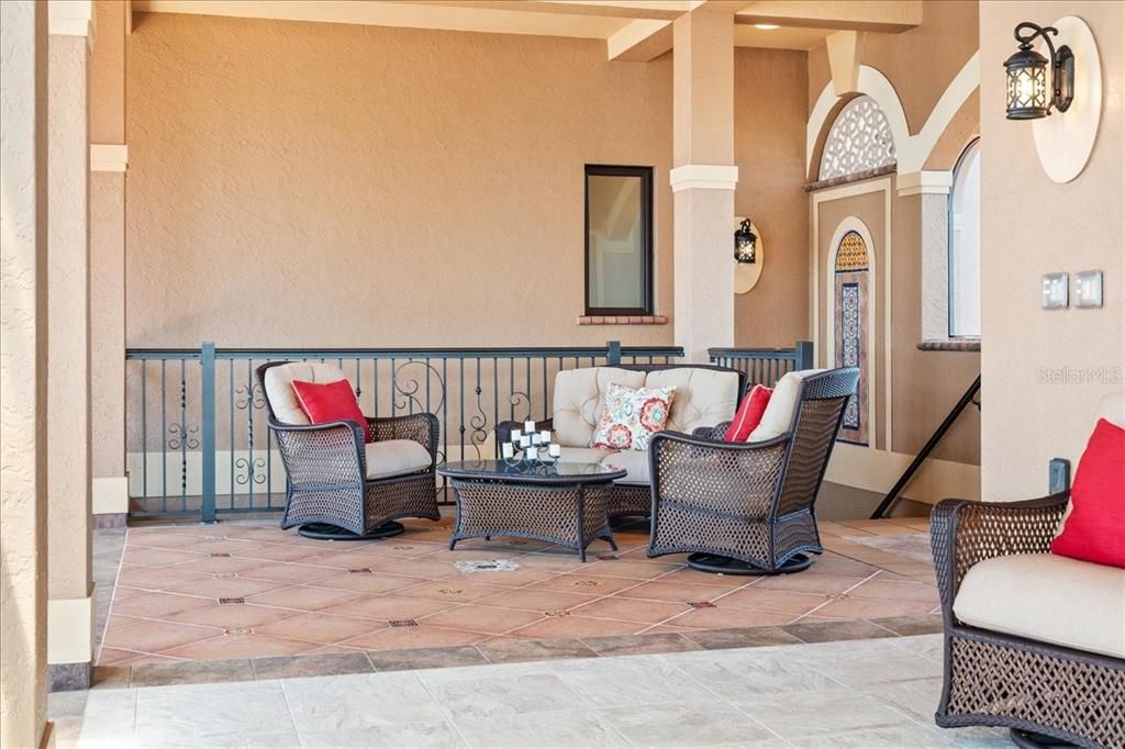 For Sale: $3,500,000 (6 beds, 7 baths, 5590 Square Feet)