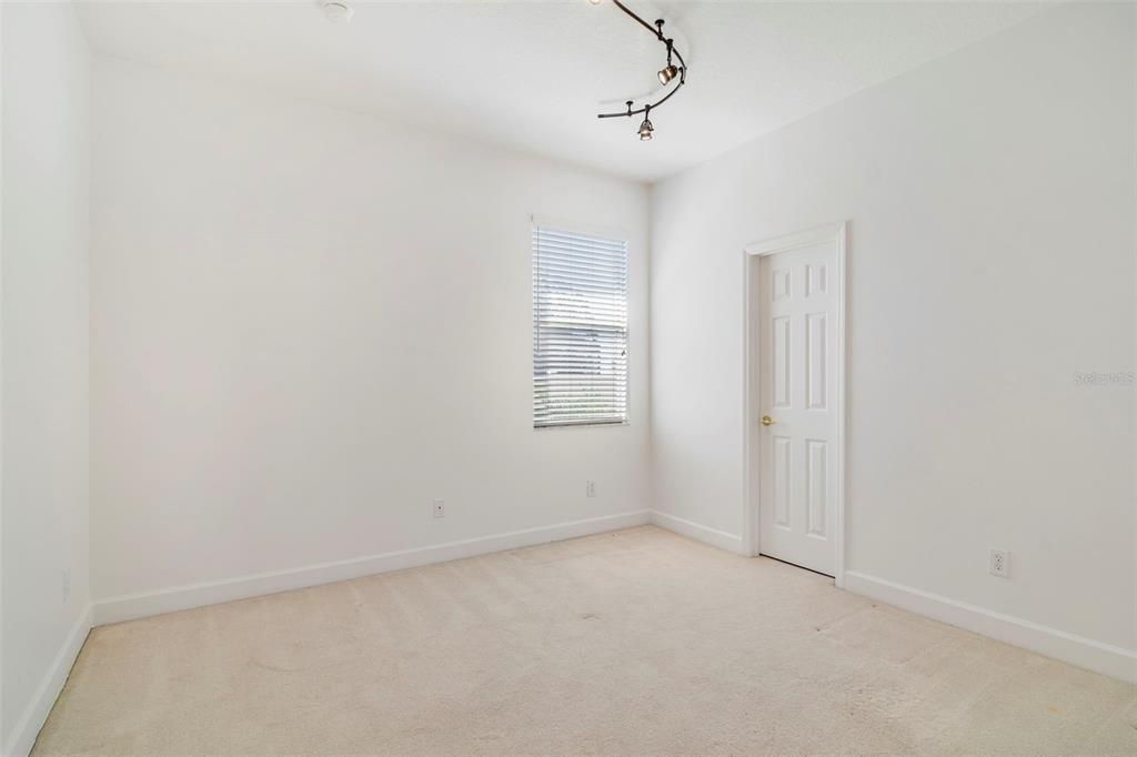 Active With Contract: $585,000 (5 beds, 3 baths, 2878 Square Feet)