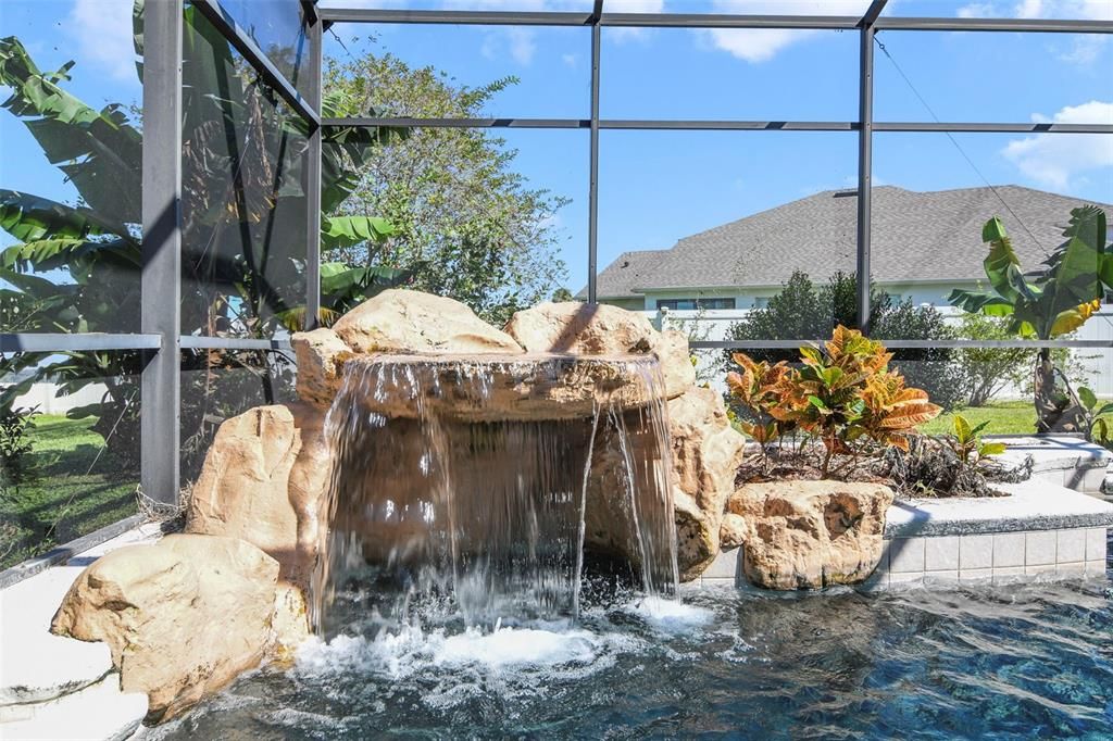 Active With Contract: $585,000 (5 beds, 3 baths, 2878 Square Feet)