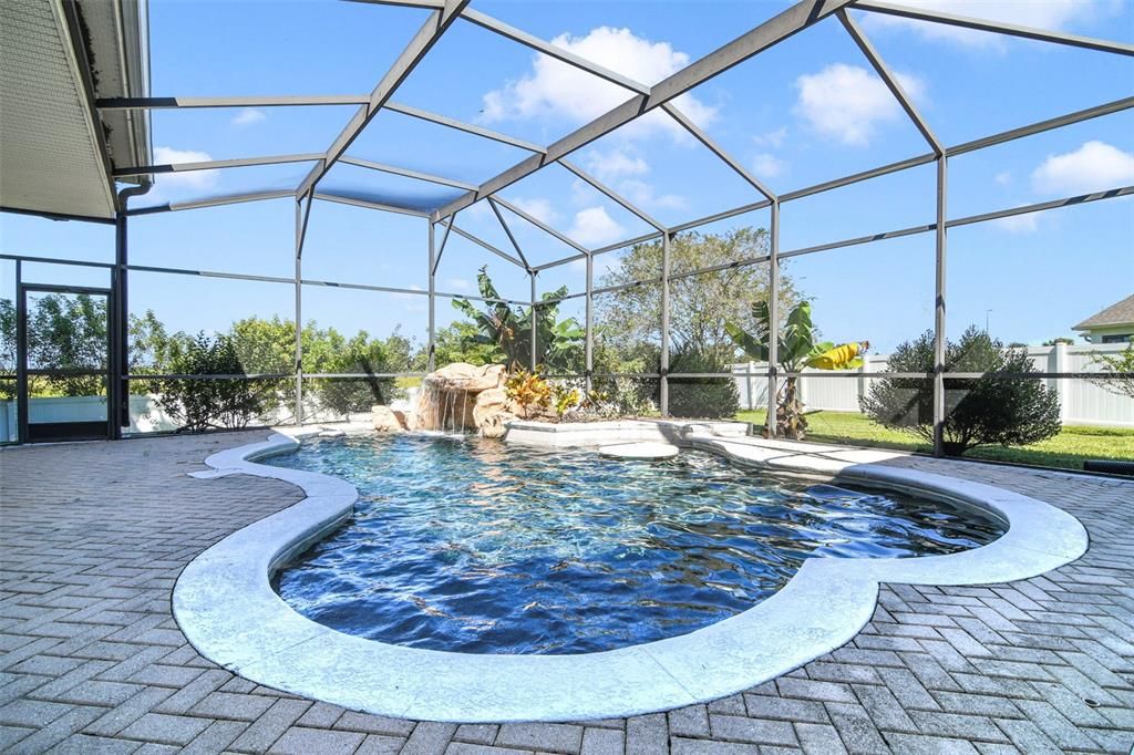 Active With Contract: $585,000 (5 beds, 3 baths, 2878 Square Feet)