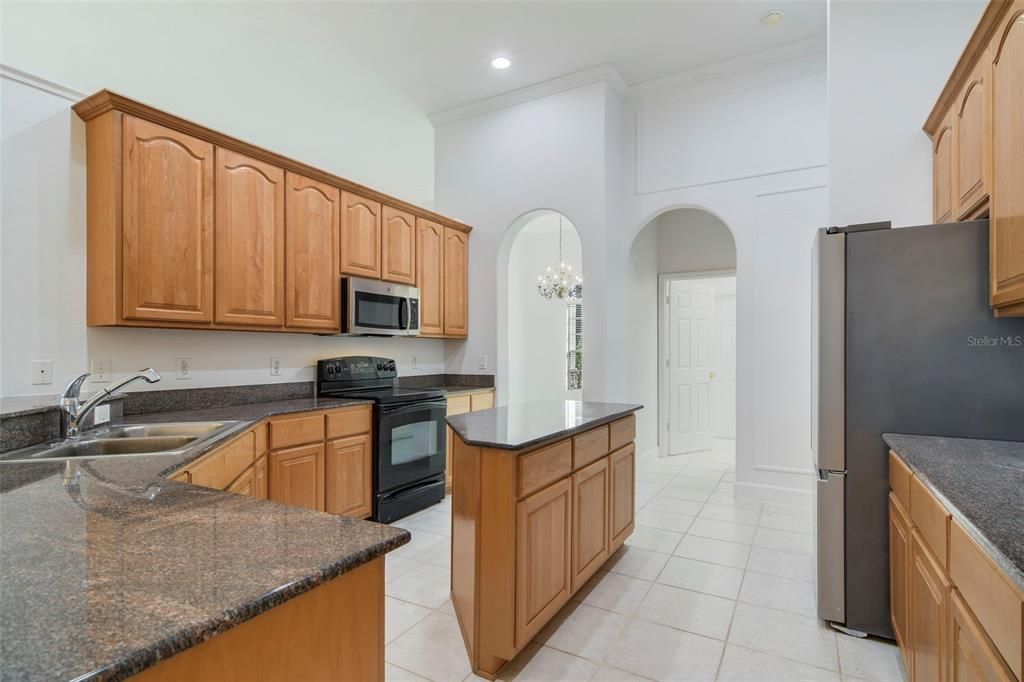 Active With Contract: $585,000 (5 beds, 3 baths, 2878 Square Feet)