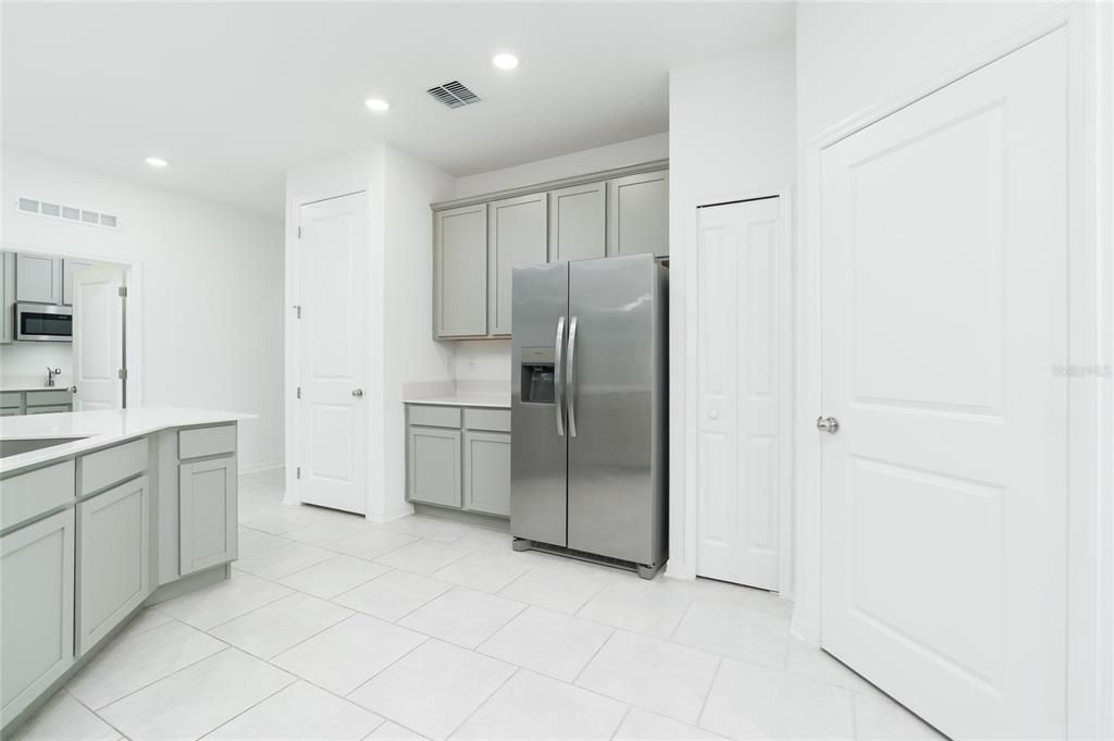 待售: $399,999 (4 贝兹, 3 浴室, 2125 平方英尺)