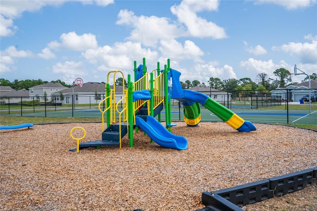 待售: $399,999 (4 贝兹, 3 浴室, 2125 平方英尺)