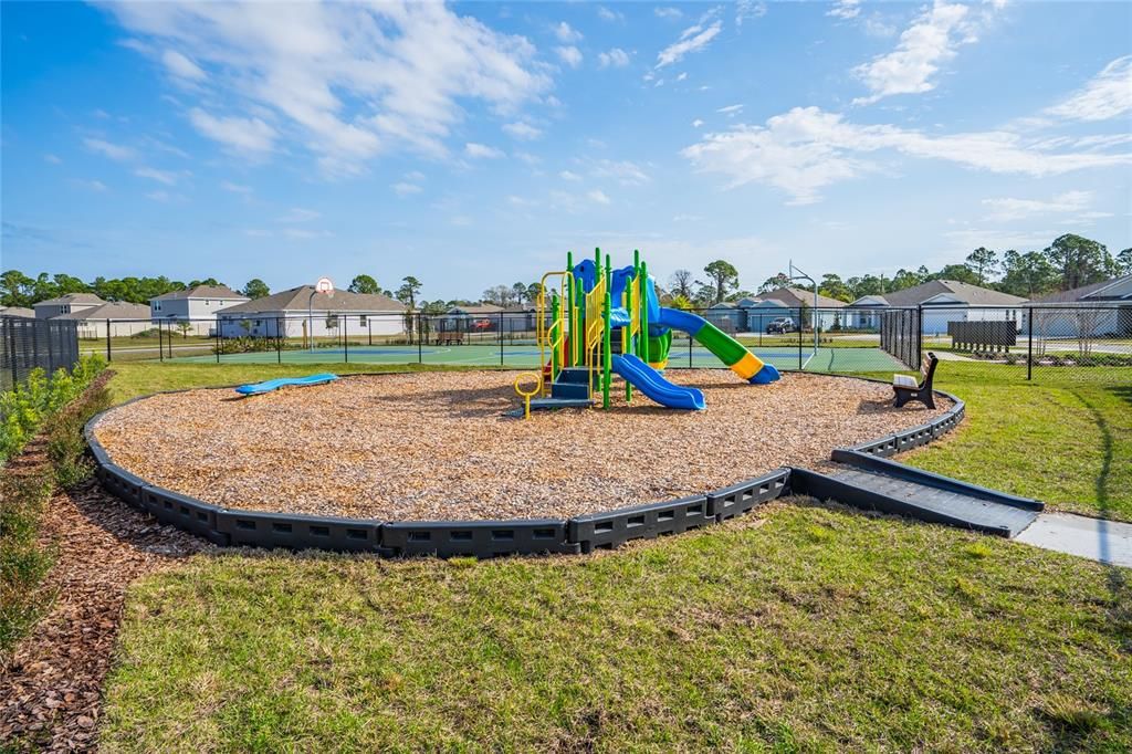 待售: $399,999 (4 贝兹, 3 浴室, 2125 平方英尺)