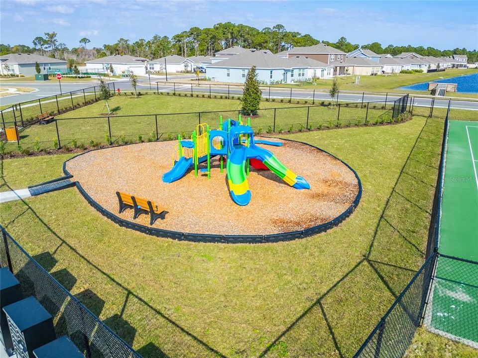 待售: $399,999 (4 贝兹, 3 浴室, 2125 平方英尺)