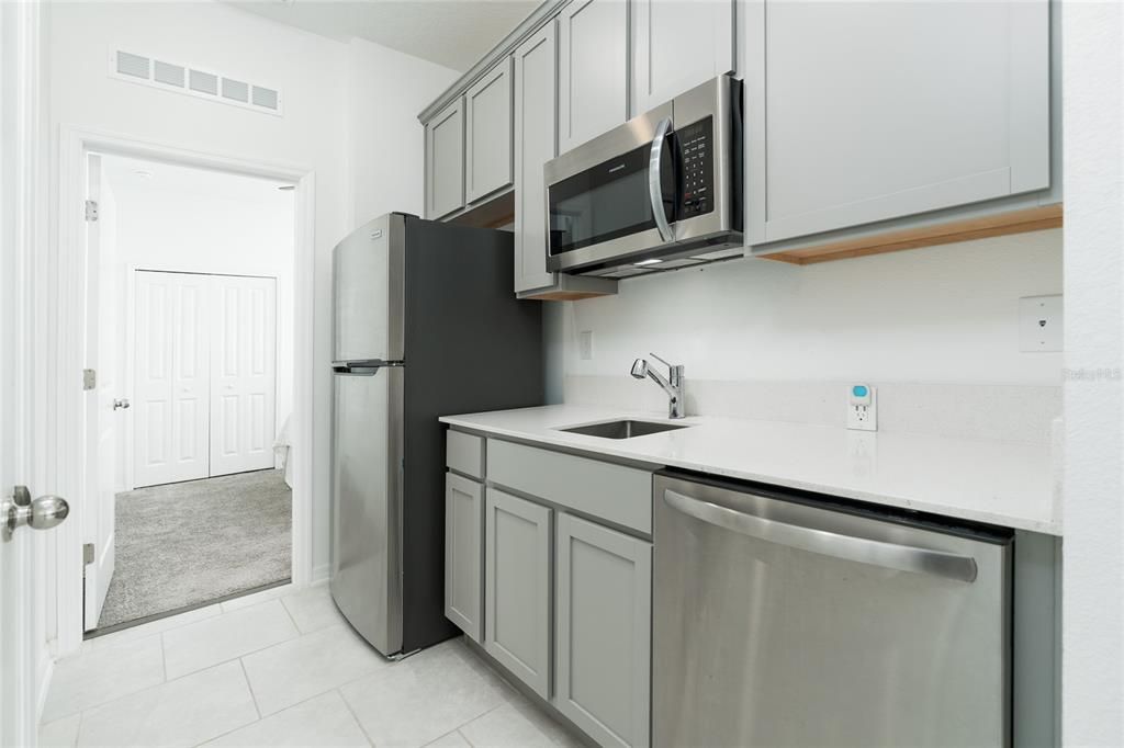 待售: $399,999 (4 贝兹, 3 浴室, 2125 平方英尺)