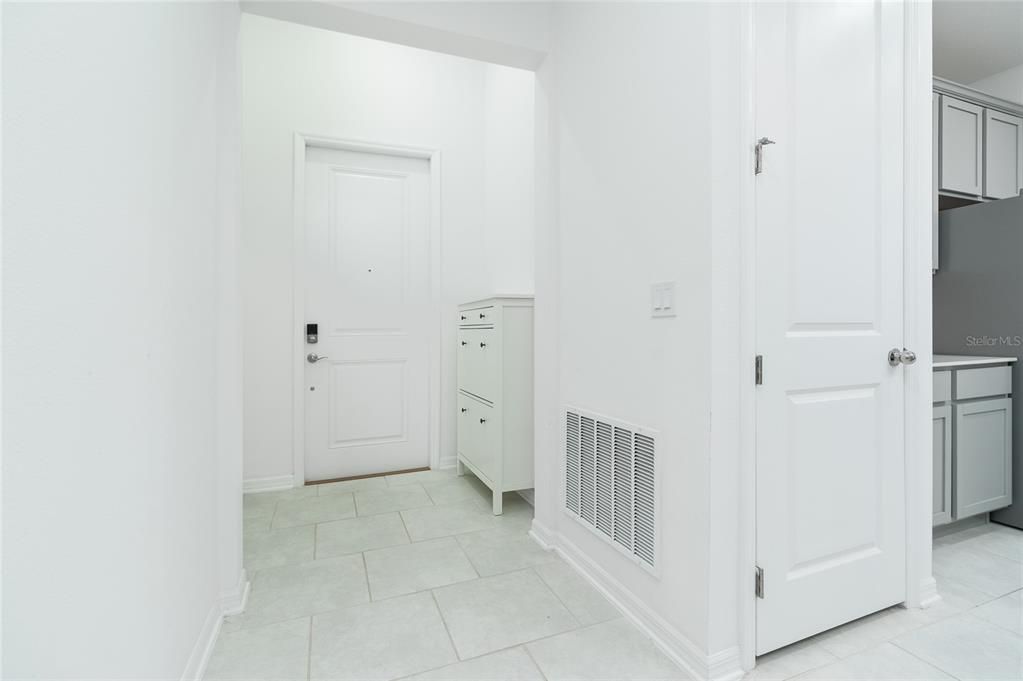 待售: $399,999 (4 贝兹, 3 浴室, 2125 平方英尺)