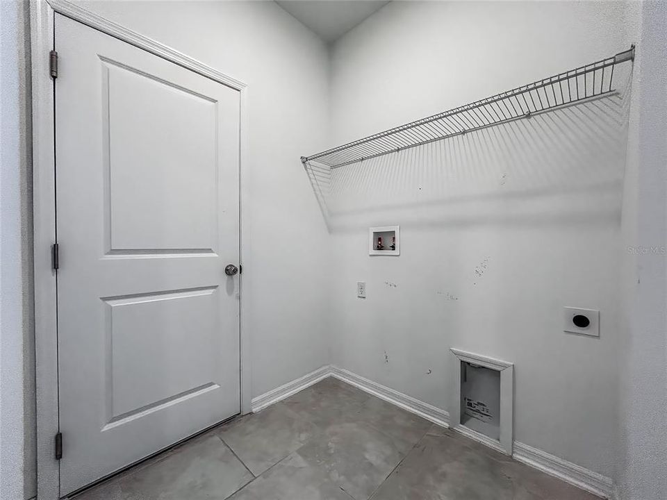 待售: $399,999 (4 贝兹, 3 浴室, 2125 平方英尺)