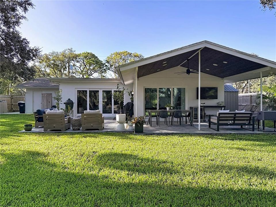 Под контрактом: $5,500 (3 спален, 2 ванн, 2378 Квадратных фут)