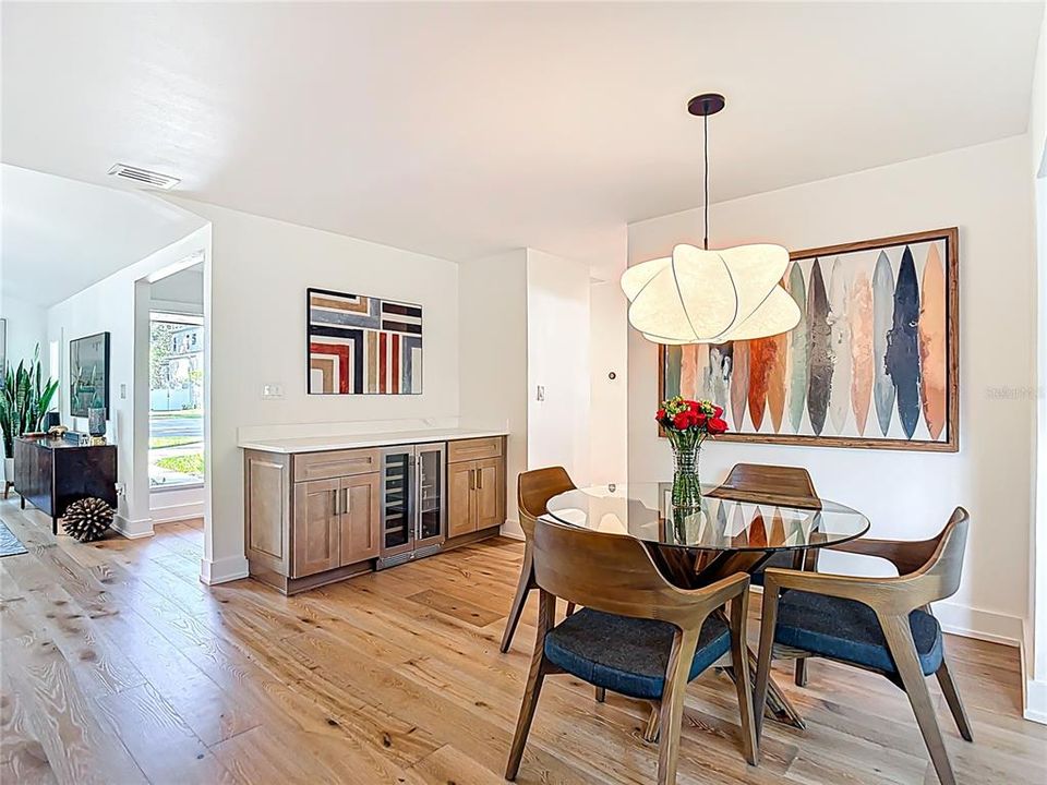 Под контрактом: $5,500 (3 спален, 2 ванн, 2378 Квадратных фут)