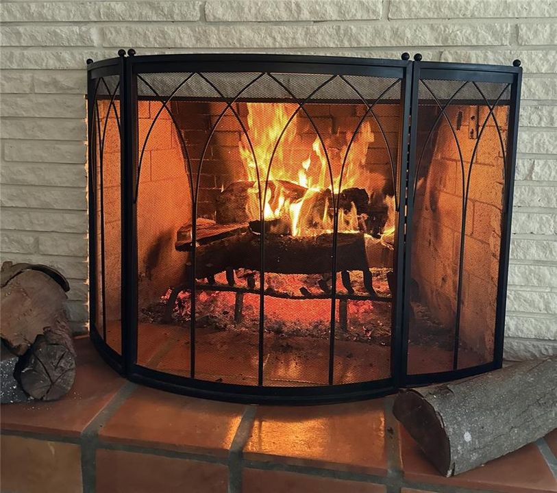 Activo con contrato: $3,600 (3 camas, 2 baños, 2137 Pies cuadrados)