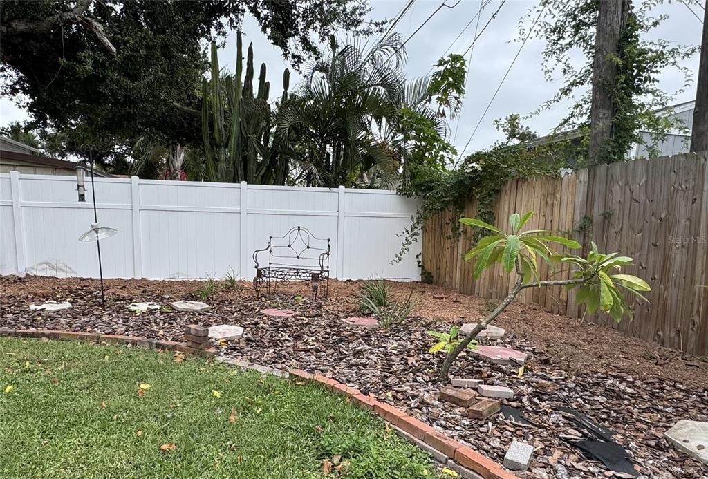 Activo con contrato: $3,600 (3 camas, 2 baños, 2137 Pies cuadrados)