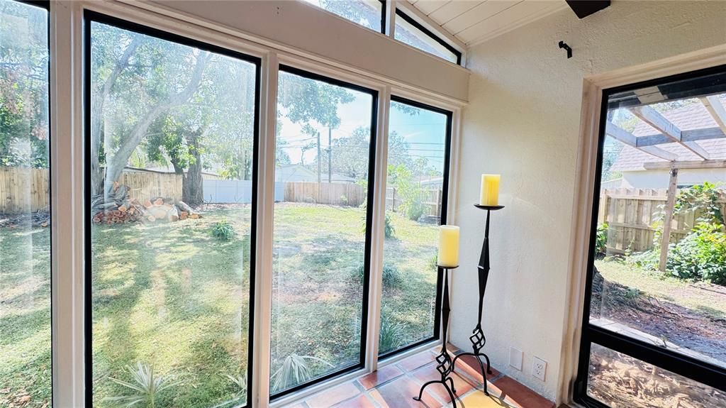 Activo con contrato: $3,600 (3 camas, 2 baños, 2137 Pies cuadrados)